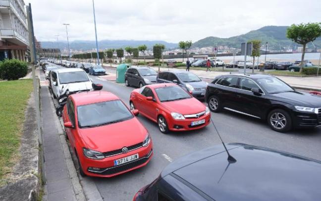 Así estaban los aparcamientos del paseo de Ereaga, en Getxo, en la mañana de ayer.