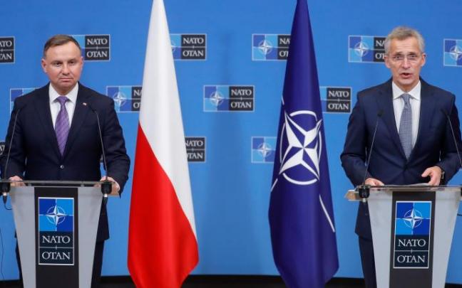 El presidente polaco, junto con el secretario general de la OTAN, Jens Stoltenberg. El presidente polaco, junto con el secretario general de la OTAN, Jens Stoltenberg.