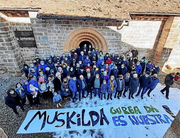 Protesta ante la ermita de Muskilda, realizada el pasado 19 de diciembre. Foto: cedida