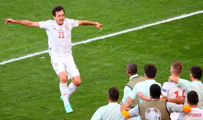 Mikel Oyarzabal celebra un gol durante la pasada Eurocopa.