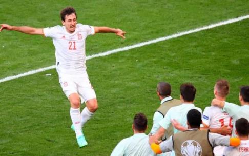 Mikel Oyarzabal celebra un gol durante la pasada Eurocopa.