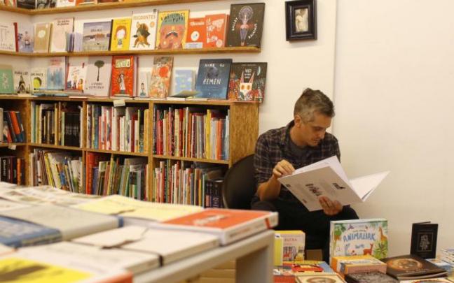 Los vales se pueden canjear en librerías, museos o espectáculos Los vales se pueden canjear en librerías, museos o espectáculos