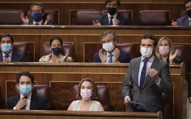 Pablo Casado se dirige a Pedro Sánchez en el Congreso Pablo Casado se dirige a Pedro Sánchez en el Congreso