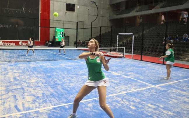 Imagen de la semifinal del Campeonato de Europa de Pádel en el frontón Bizkaia.