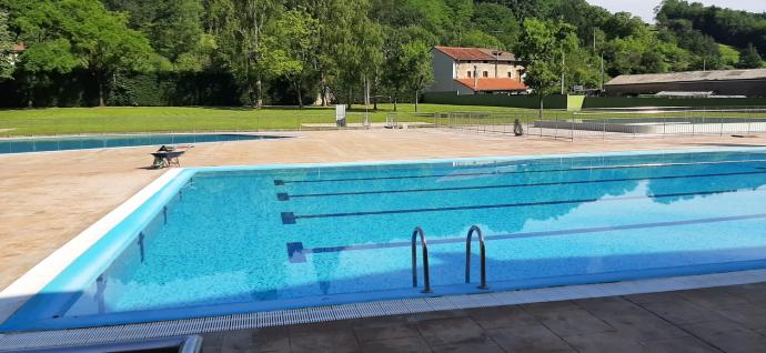 Las piscinas exteriores están en Tabira.