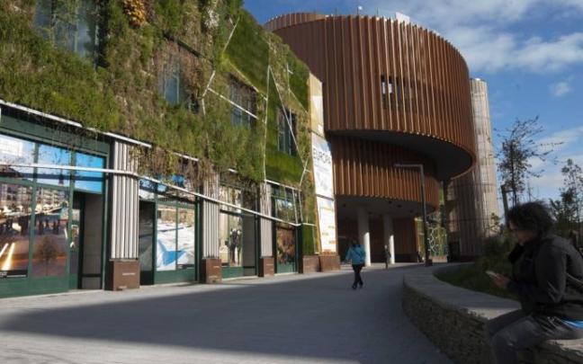 Fachada exterior del Palacio Europa, donde se darán cita 400 expertos durante tres jornadas.