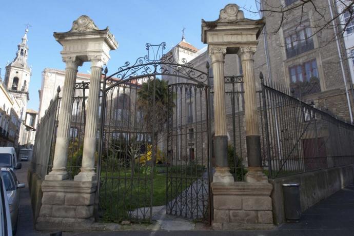 Palacio Álava-Esquível en la calle Herrería de Vitoria.