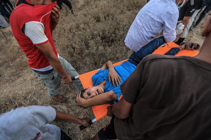 Un joven palestino, herido durante los enfrentamientos