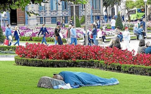 La exclusión residencial es una realidad latente en las calles de Euskadi y durante la pandemia se han acentuado los episodios. Foto: Pablo Viñas