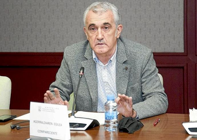 Eduardo Aguinaco en las Juntas Generales. Foto: Josu Chavarri