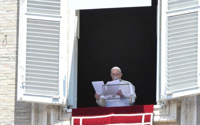 El Papa, este domingo durante el rezo del Ángelus. El Papa, este domingo durante el rezo del Ángelus.