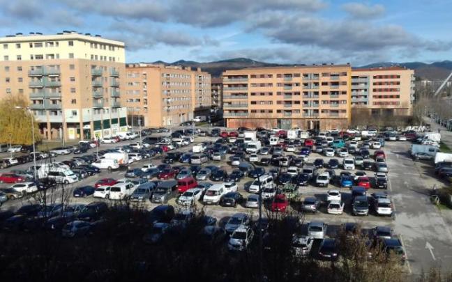 Parking de Anelier, ahora mismo, donde podrán aparcar los vecinos con plazas inhabilitadas y sin tarjeta de residente.