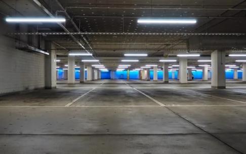 Imagen de archivo de un parking subterraneo.