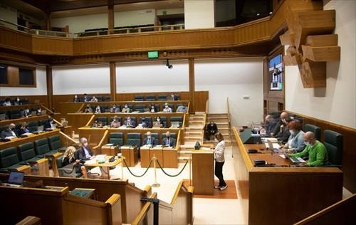 Imagen de una sesión del Parlamento Vasco