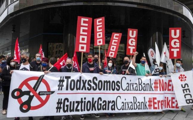 Protesta de los sindicatos el pasado junio por el ERE. Protesta de los sindicatos el pasado junio por el ERE.