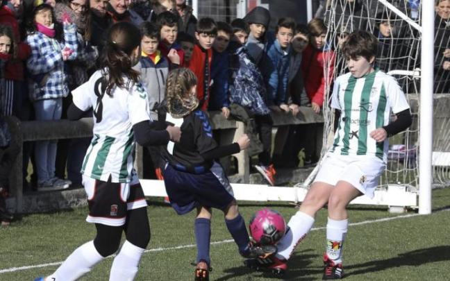 Partido Bernart Etxepare-Teresianas, semifinal del torneo femenino Interescolar 2019-2020. Osasuna.