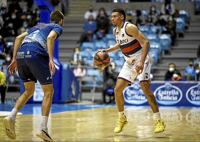 El Baskonia sufrió una dura derrota contra el Obradoiro el domingo. Foto: ACB Photo/A. Baúlde