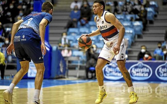 El Baskonia sufrió una dura derrota contra el Obradoiro el domingo. Foto: ACB Photo/A. Baúlde