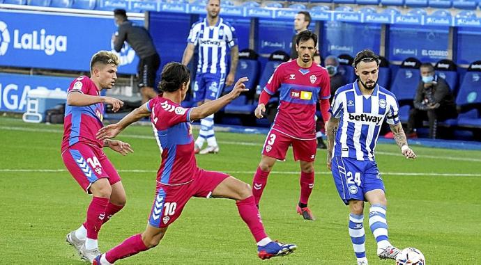 José Ignacio Peleteiro Ramallo 'Jota', tuvo un debut discreto de albiazul el 18 de octubre de 2020 frente al Elche (0-2). Foto: DNA