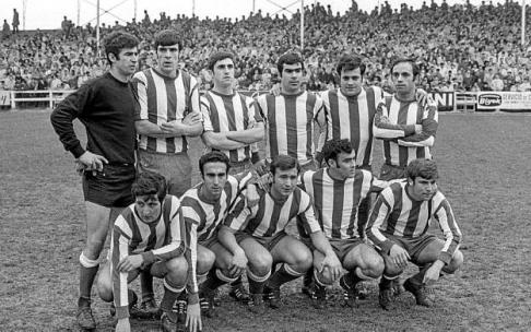 9 de marzo de 1969. Deportivo Alavés-Betis (1-1). De pie (izda. a dcha.): Bernardo, Sarasola, Ayerbe, 'Kaito', José Ramón y Ezquerra. Agachados (izda. a dcha.): Nájera, Bernal, Cobos, Búa y Simó Foto: Archivo Municipal de Vitoria: Arqué