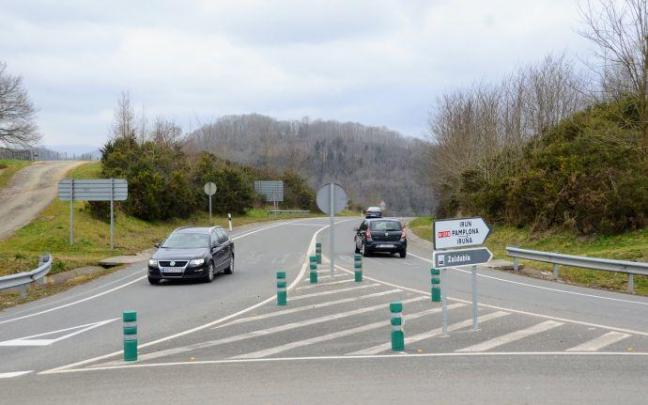 Lugar donde se pretende instalar el paso peatonal, sobre la N-121-B.