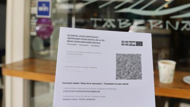 El pasaporte covid ya es obligatorio en el ocio nocturno en Euskadi y en restaurantes de más de 50 comensales.