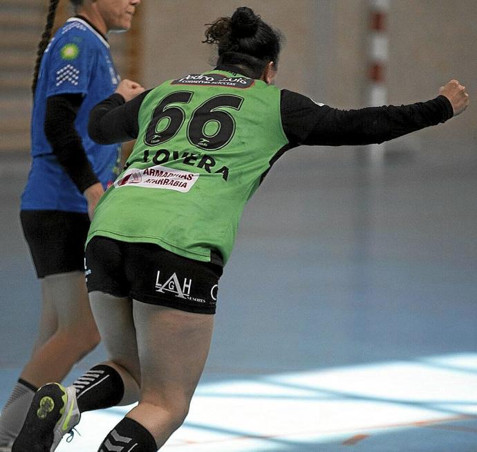 La potencia goleadora desde el exterior de la chilena Valeska Lovera será fundamental para solventar los partidos.