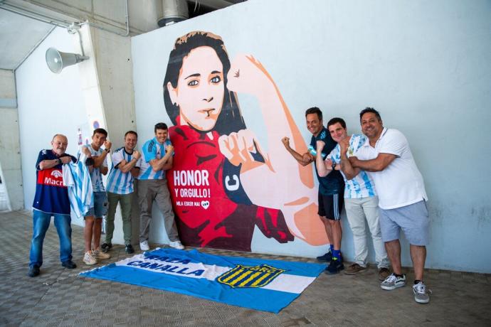 Aficionados argentinos en El Sadar antes del partido de su selección contra Estonia. De izquierda a derecha: Luis Firpo, Felipe Burset, Federico Pognante, Lucho Pognante, Federcio Accursi y Edgardo Barreto.