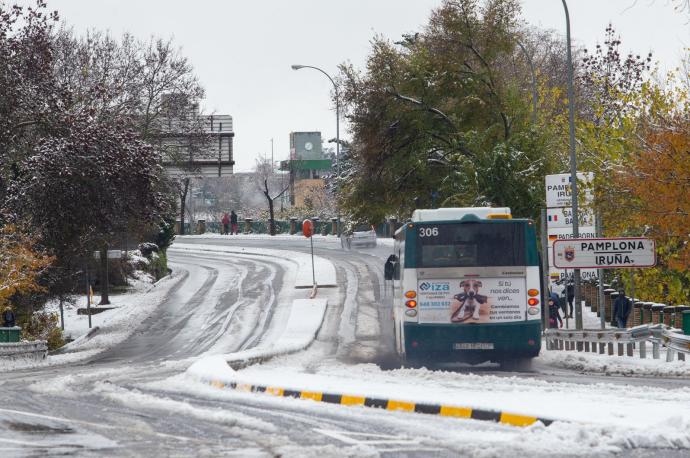 El servicio de transporte urbano aplica este lunes el horario diurno de los sábados por la festividad de San Saturnino