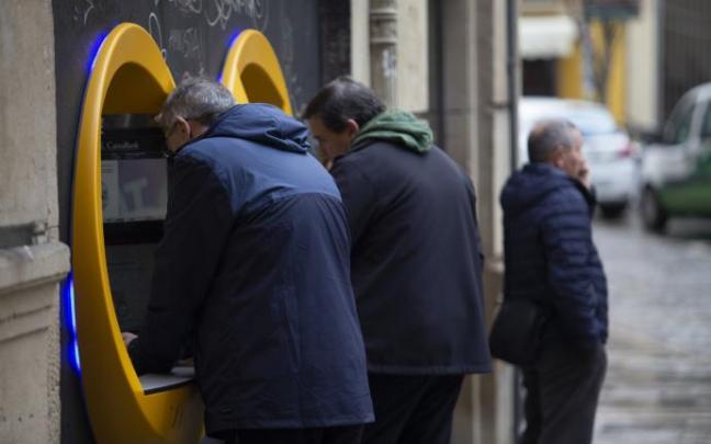 El Gobierno pide un plan que garantice el acceso a los servicios digitales y de manera presencial