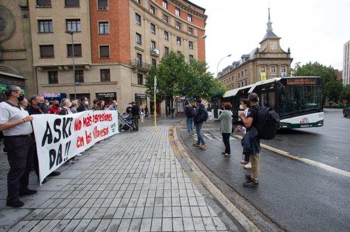 Concentración convocada por el comité de empresa de TCC en protesta por las agresiones a conductores de villavesas.