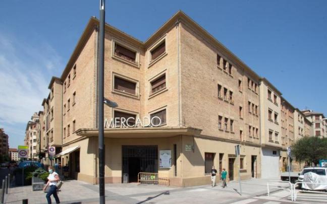 Las puertas del Mercado del Ensanche, cerradas por reforma. Las puertas del Mercado del Ensanche, cerradas por reforma.