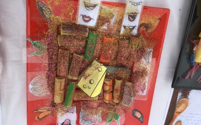 Macarrones compartidos a la alegría en Escolapias-Paula Montal