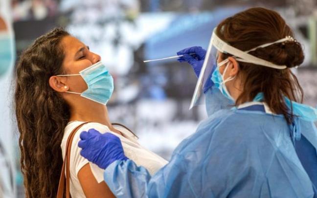 La incidencia acumulada del virus asciende en el Estado a 3.306 casos por 100.000 habitantes La incidencia acumulada del virus asciende en el Estado a 3.306 casos por 100.000 habitantes