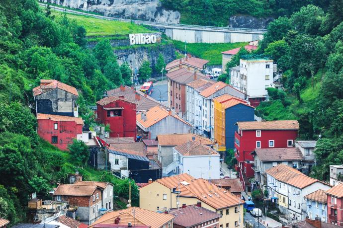 La intervención en la parte alta de El Peñascal implicará el derribo unas 220 viviendas a cuyos vecinos se les otorgara nuevos pisos construidos en el barrio.