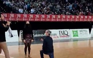 La frustrada ¿falsa? pedida de mano en el partido de Basket Navarra
