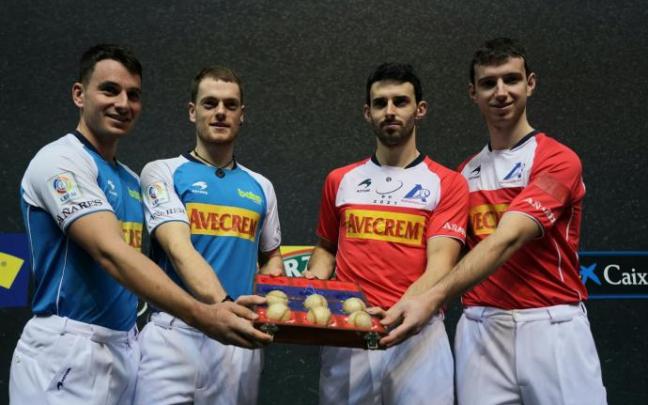 Este miércoles ha tenido lugar en el frontón Bizkaia de Bilbao la elección de material de cara a la final del Campeonato de Parejas de Primera.