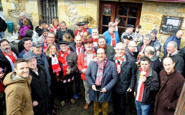 Imagen de archivo de una de las tradicionales reuniones anuales de peñas del Athletic que se celebran en Gamiz Fika.