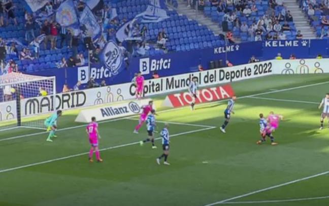 Pantallazo de la acción del penalti a Darko. Pantallazo de la acción del penalti a Darko.