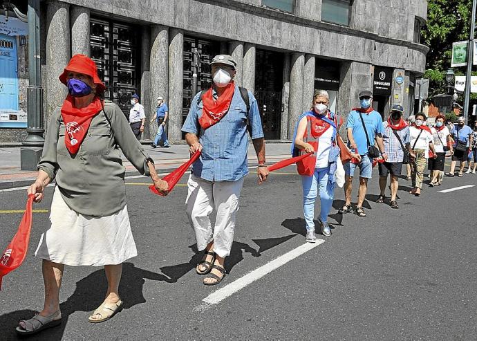 Pensionistas se manifiestan por las calles de Bilbao. Foto: O. González