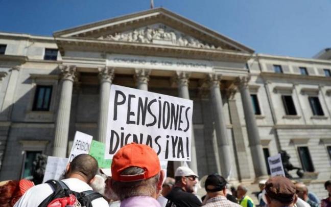 Manifestación de pensionistas frente al Congreso, en una imagen de archivo.