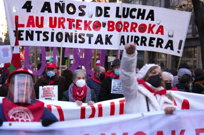 Los pensionistas se han manifestado en las capitales vascas, así como en otros municipios