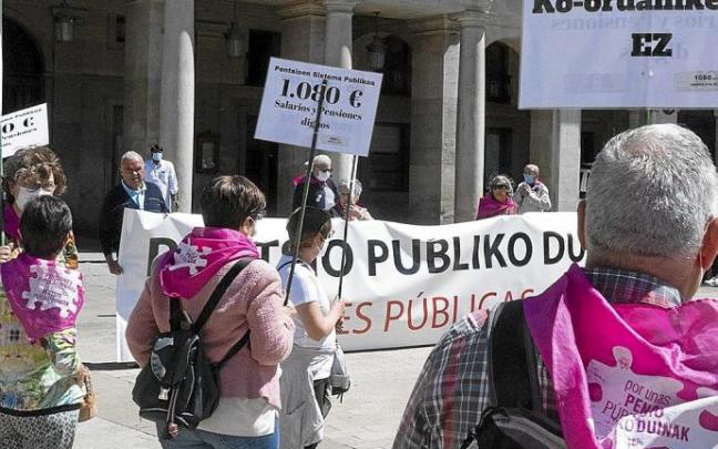 Aurreko kontzentrazio baten artxiboko-irudia, Arabako Pentsiodunen Mugimenduaren aldetik. Argazkia: Alex Larretxi