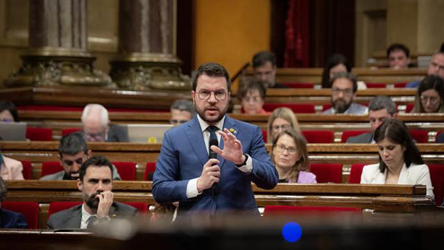 Pere Aragonès interviene en una sesión plenaria.