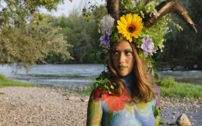 Leire Bravo lució el 'body painting' diseñado por Maite Bravo y David Encina Leire Bravo lució el 'body painting' diseñado por Maite Bravo y David Encina