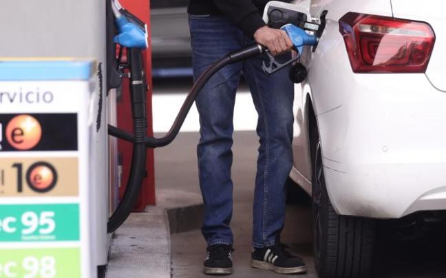 Una persona repostando.