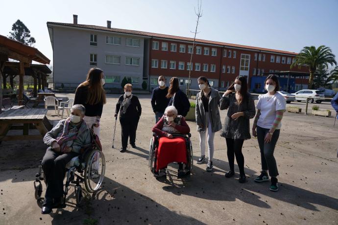 Usuarias de la residencia Gurena, ubicada en Loiu.