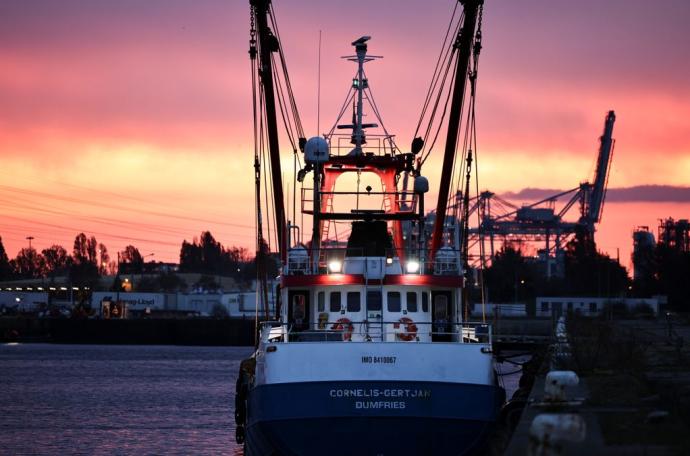 Un pesquero británico en el puerto de Le Havre