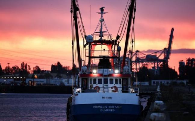 Un pesquero británico en el puerto de Le Havre