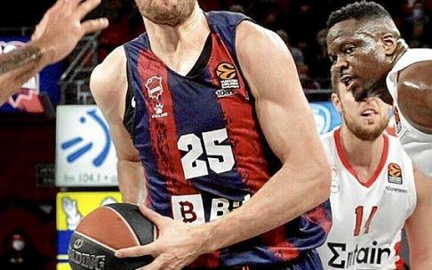 Peters, durante el partido ante Olympiacos. Foto: Pilar Barco Peters, durante el partido ante Olympiacos. Foto: Pilar Barco